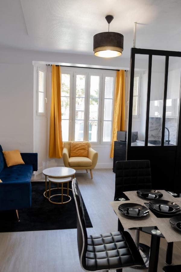 Residence Peace Le Bourget Bagian luar foto