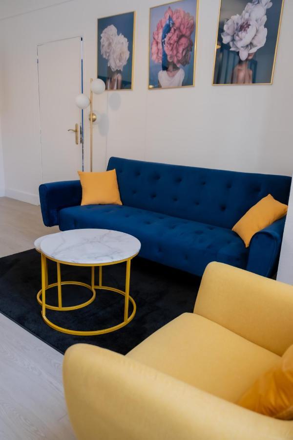 Residence Peace Le Bourget Bagian luar foto