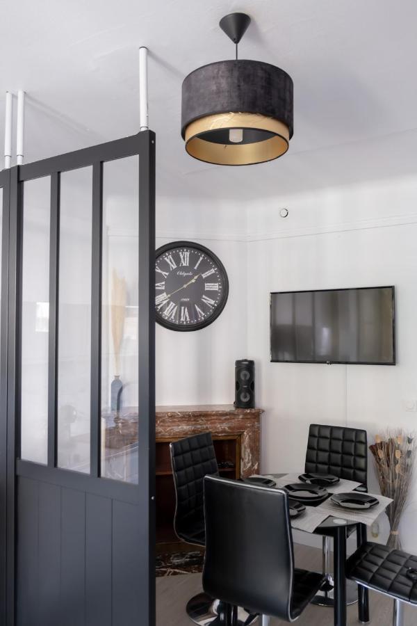 Residence Peace Le Bourget Bagian luar foto