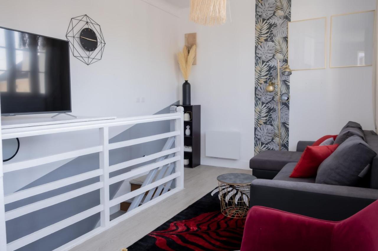 Residence Peace Le Bourget Bagian luar foto
