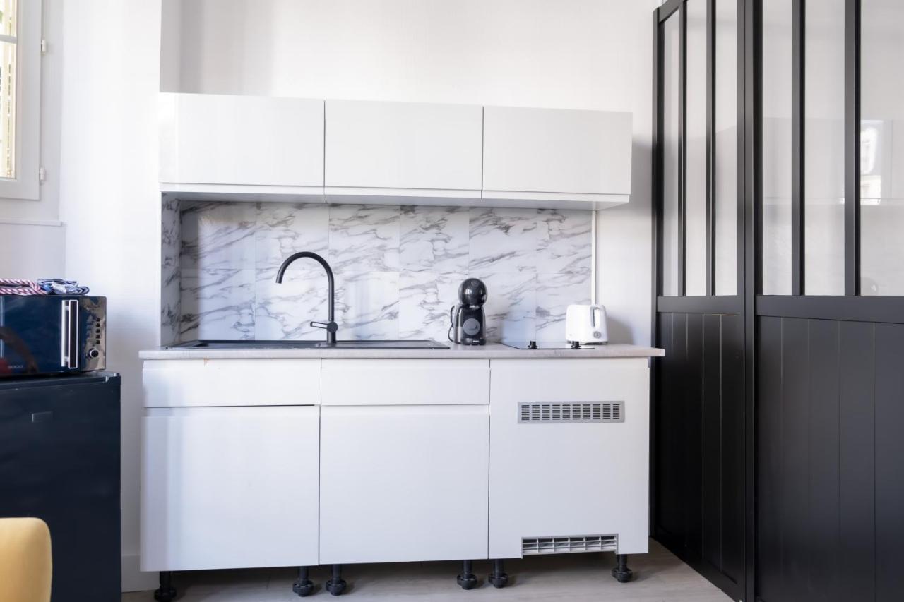 Residence Peace Le Bourget Bagian luar foto