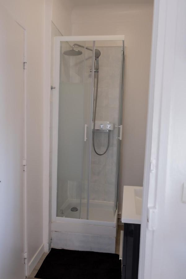 Residence Peace Le Bourget Bagian luar foto