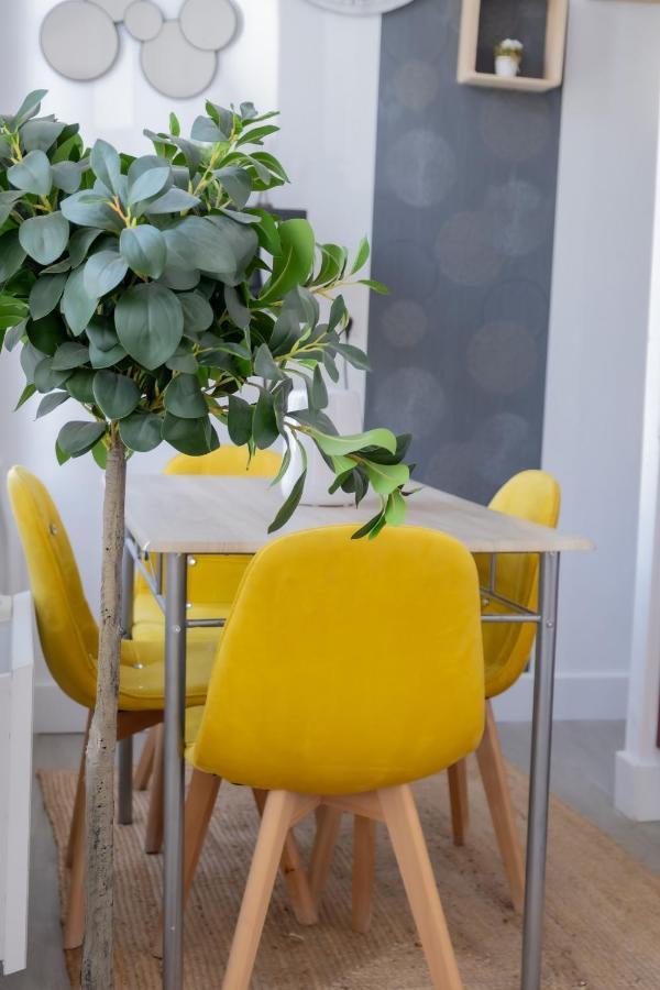 Residence Peace Le Bourget Bagian luar foto
