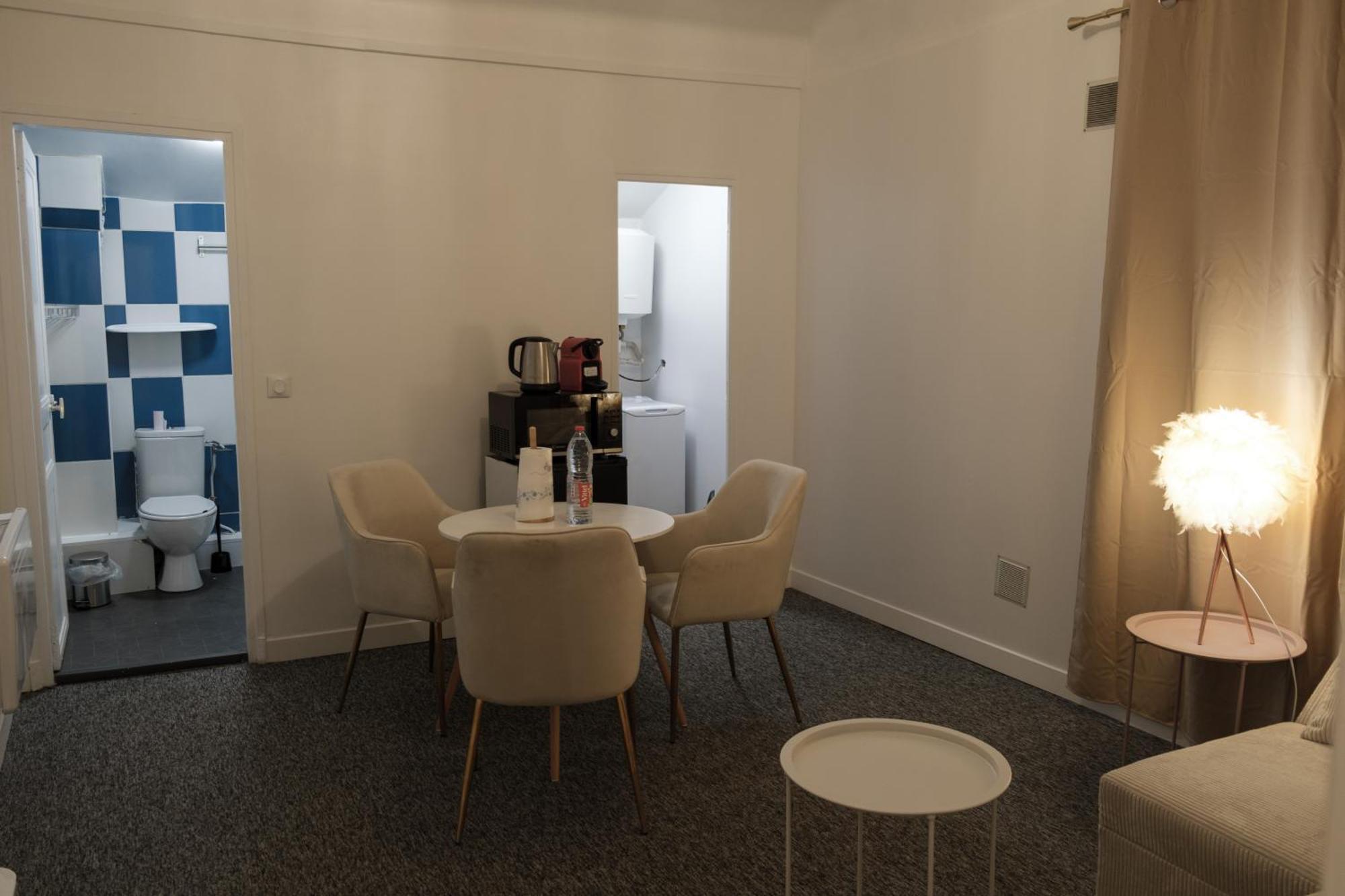 Residence Peace Le Bourget Bagian luar foto