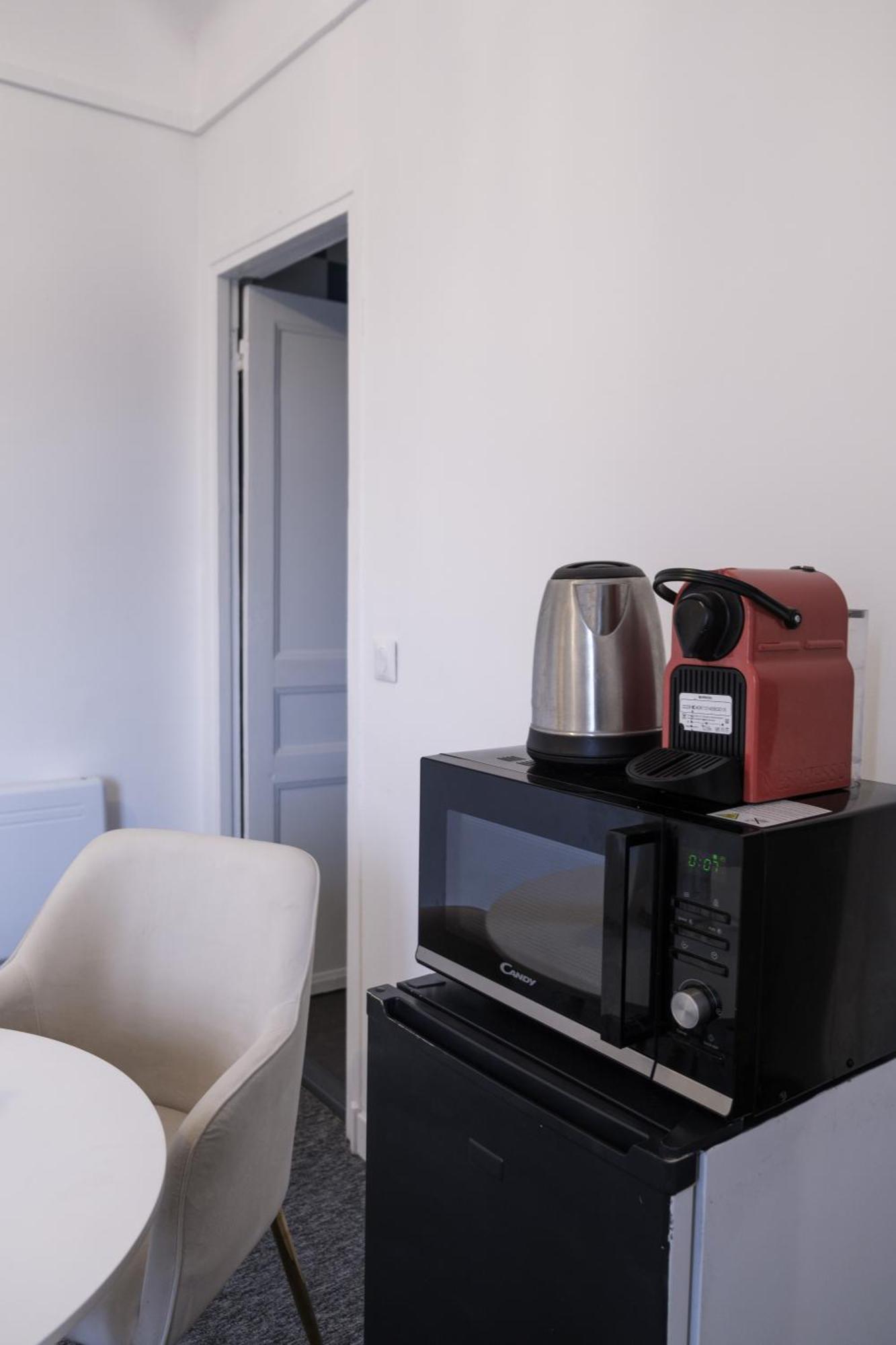 Residence Peace Le Bourget Bagian luar foto