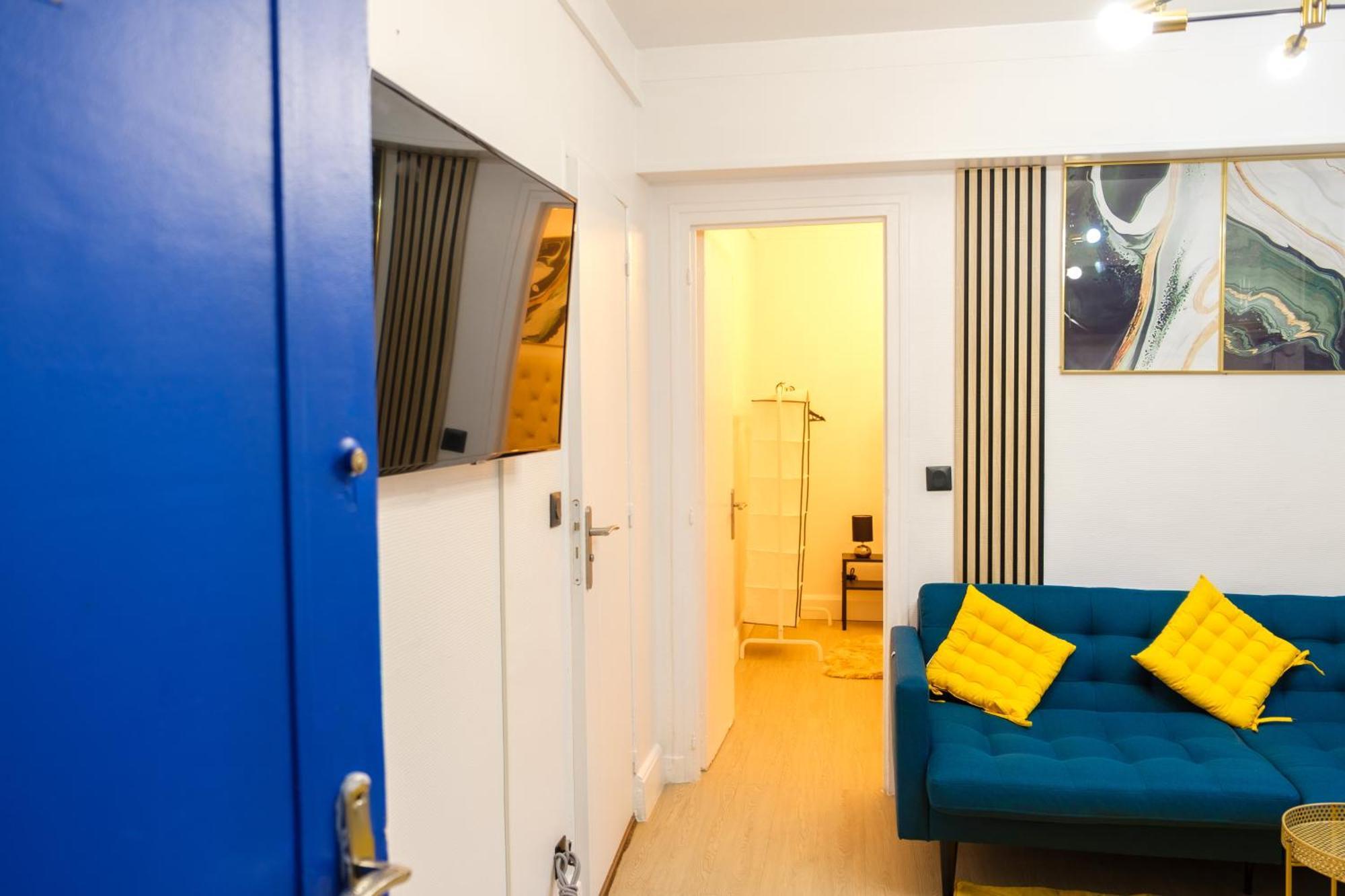 Residence Peace Le Bourget Bagian luar foto