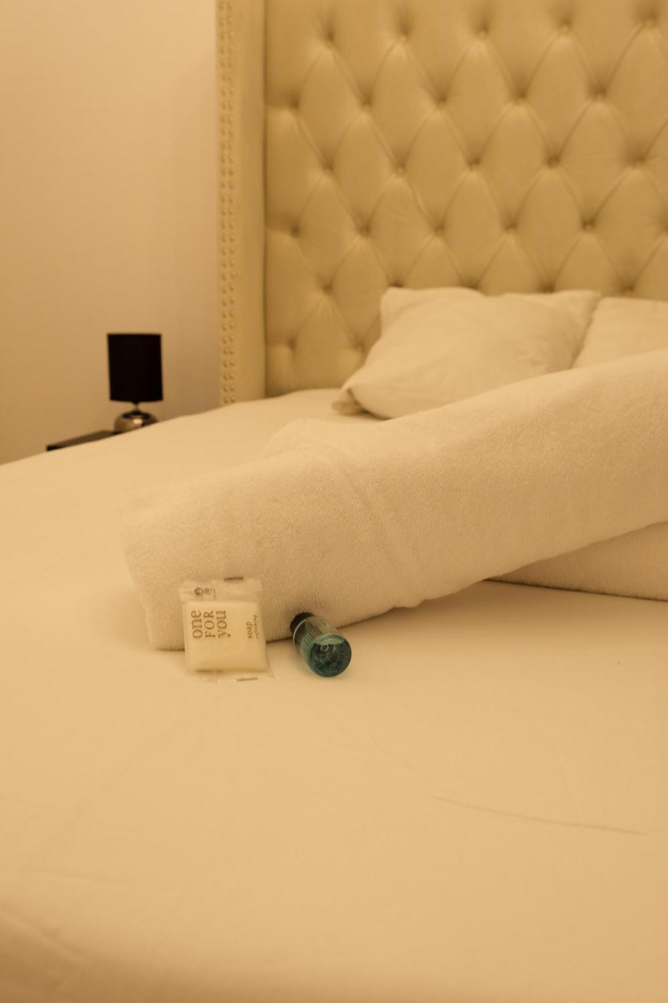 Residence Peace Le Bourget Bagian luar foto