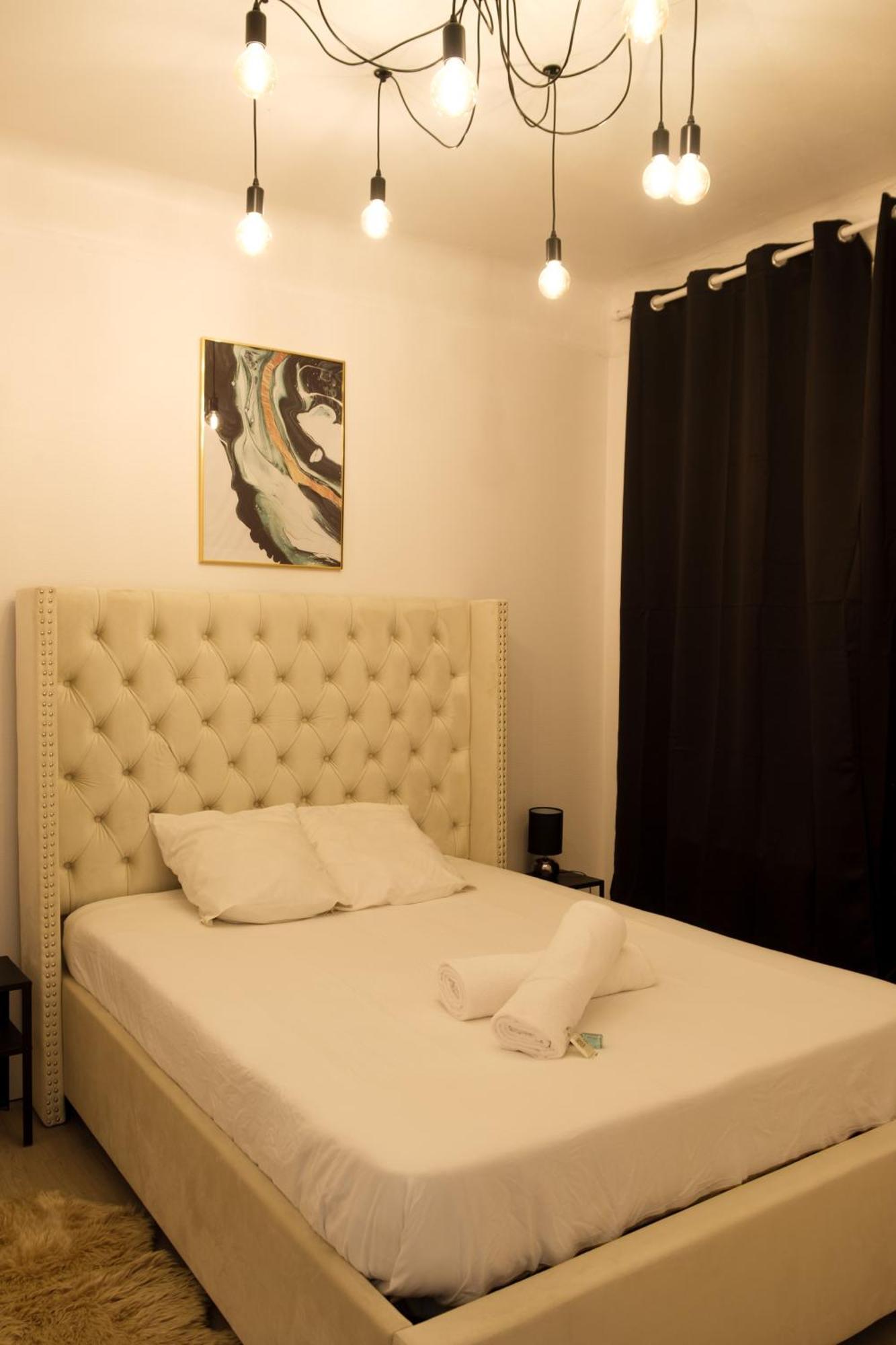 Residence Peace Le Bourget Bagian luar foto