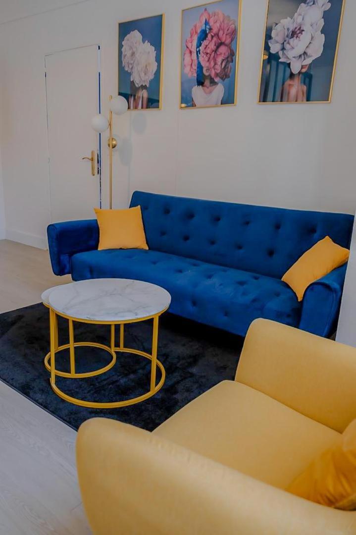 Residence Peace Le Bourget Bagian luar foto