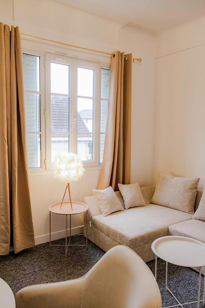 Residence Peace Le Bourget Bagian luar foto