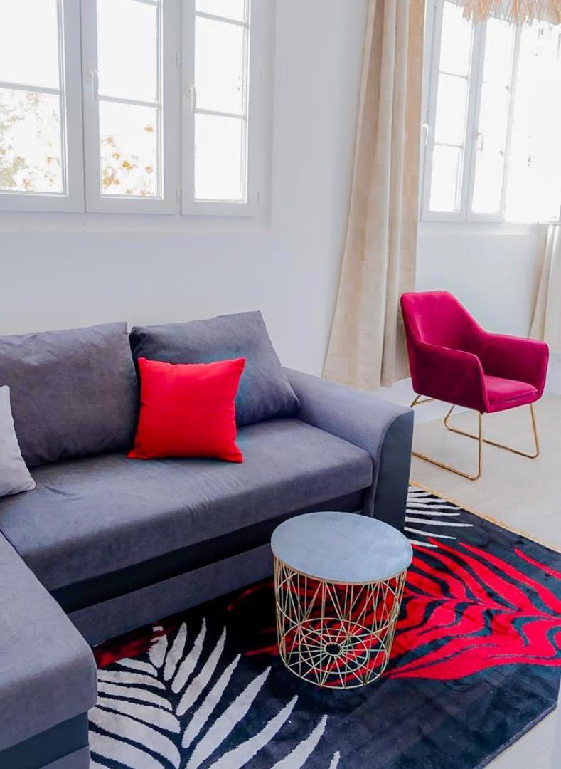 Residence Peace Le Bourget Bagian luar foto